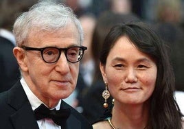 Woody Allen con su mujer Soon-Yi.