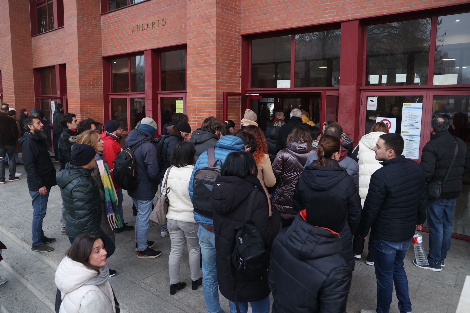 Imágenes de los miles de opositores que buscan en Valladolid una plaza en la Administración