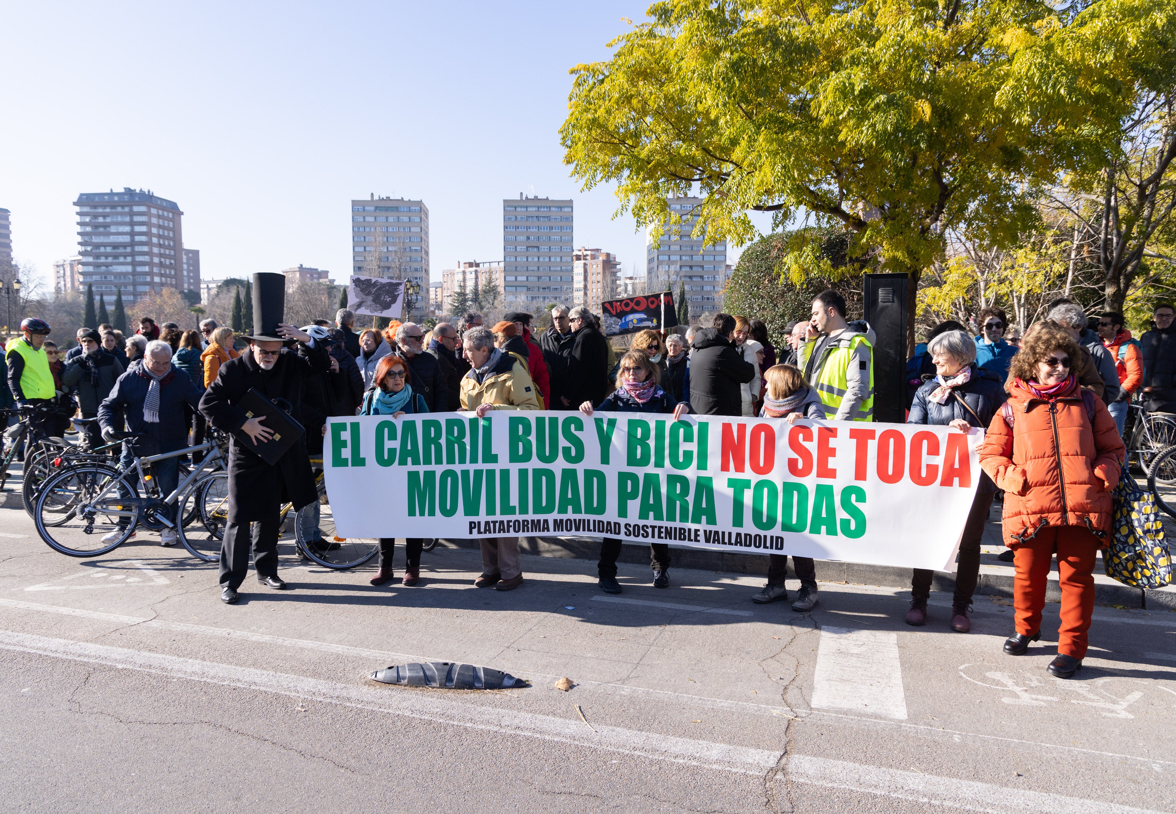 La protesta para pedir mantener los carriles bici, en imágenes