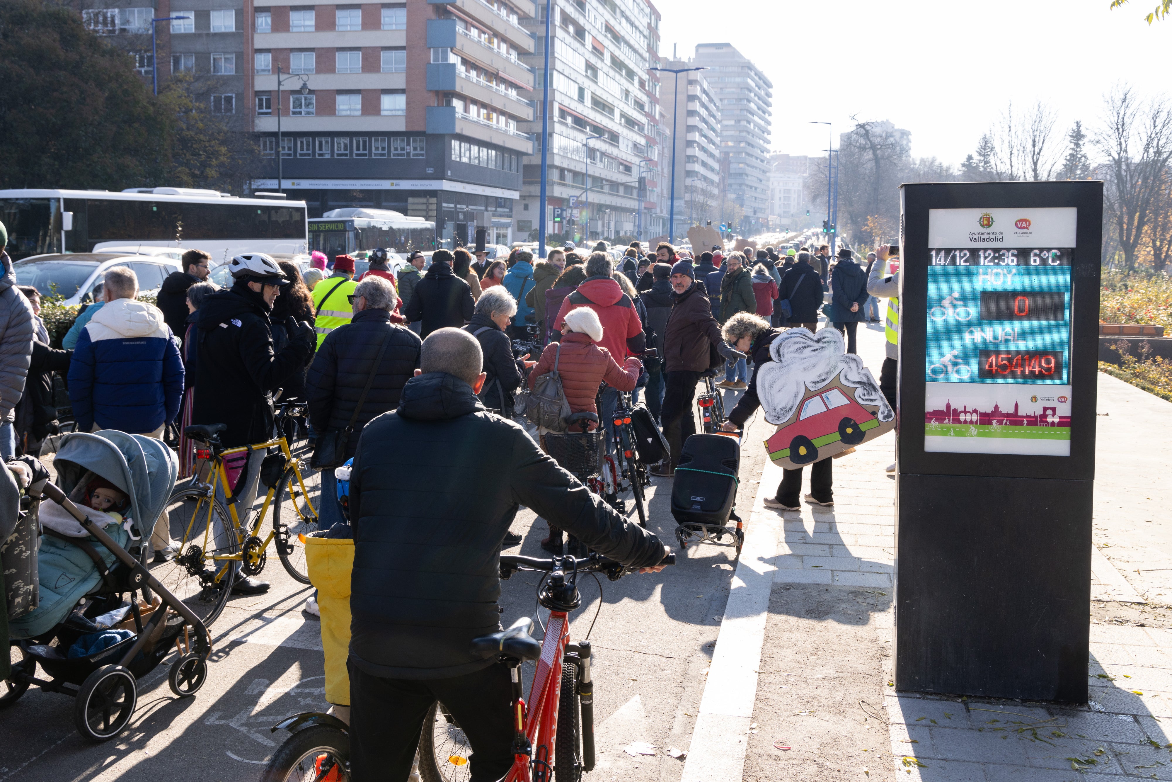 La protesta para pedir mantener los carriles bici, en imágenes