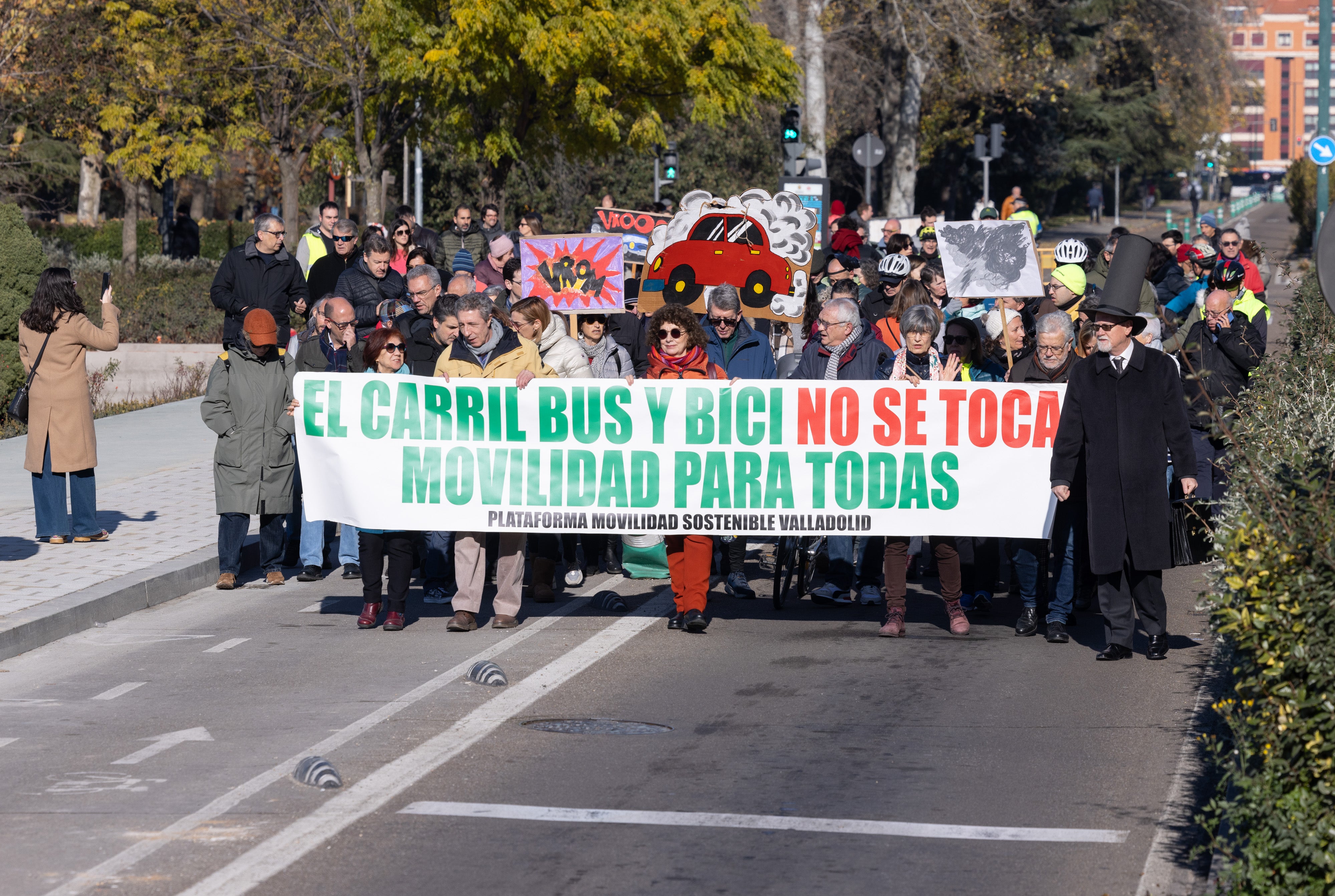 La protesta para pedir mantener los carriles bici, en imágenes