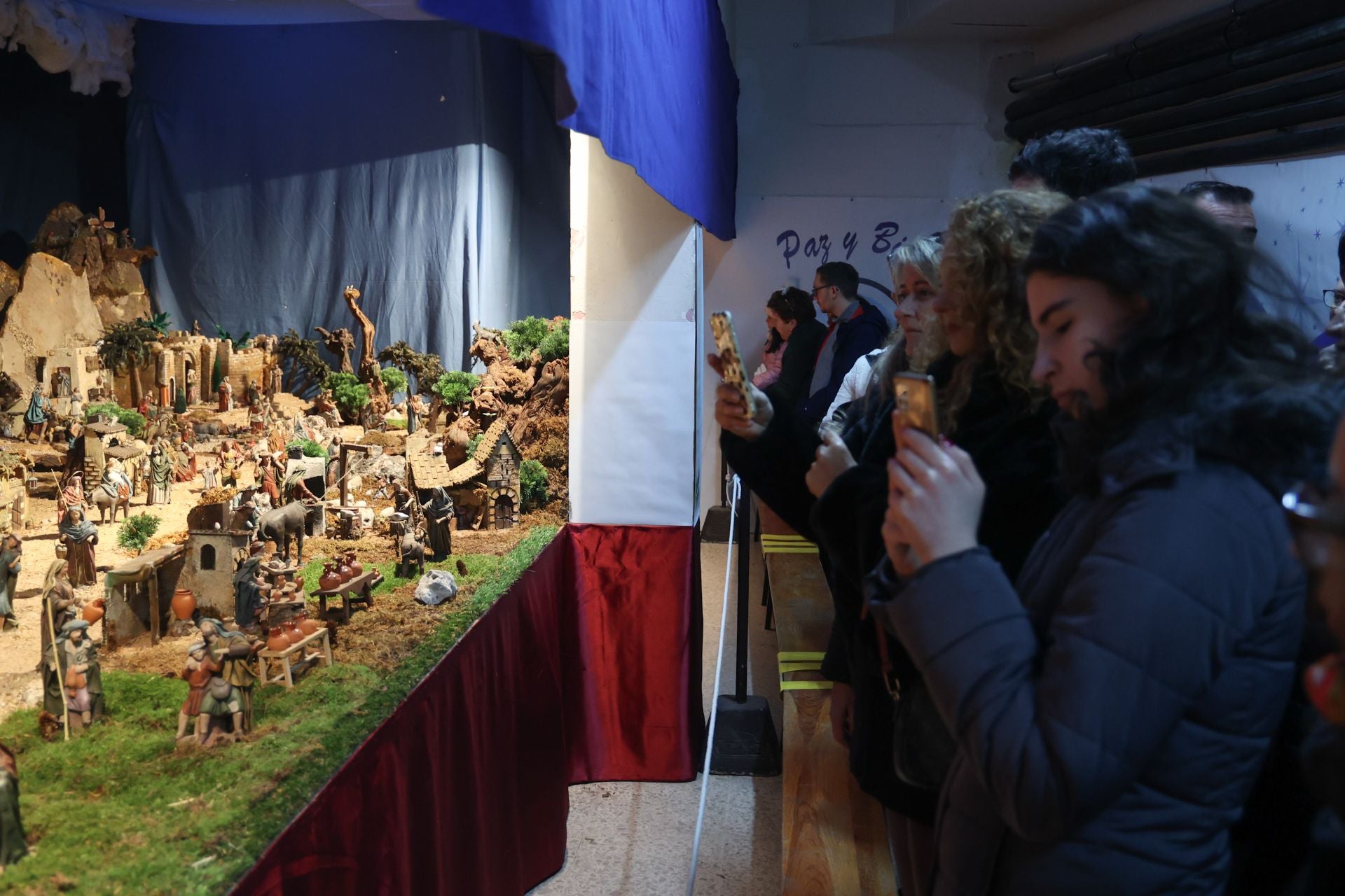 La inauguración del belén de la parroquia de la Inmaculada, en imágenes