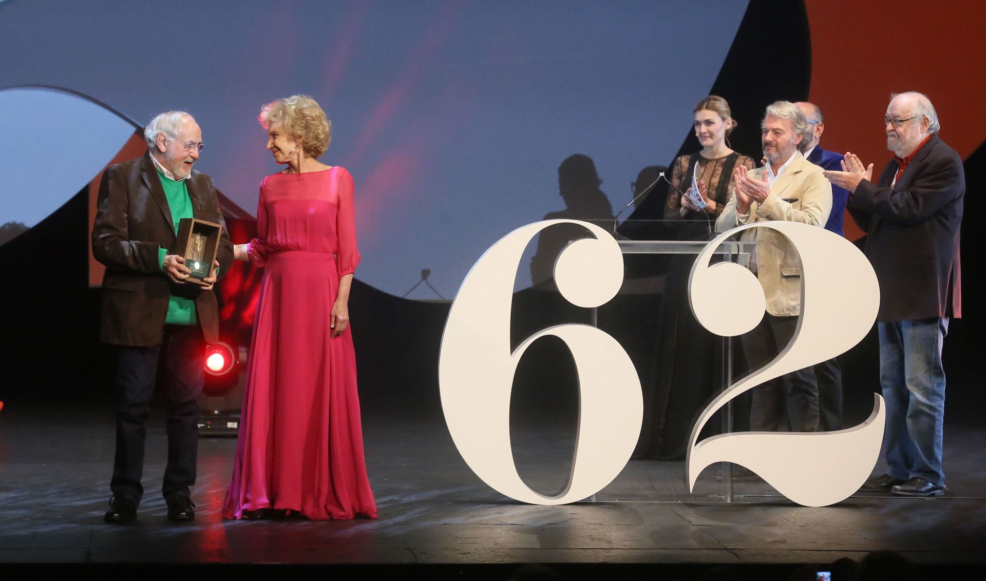 Marisa Paredes y Arturo Ripstein recibieron la Espiga de Honor en la Seminci de 2017