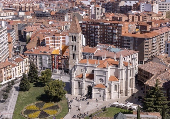 Visión aérea de la Antigua, con San Martín detrás.