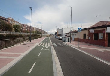 Sorprendido cuando acababa de robar objetos de un coche aparcado en Pajarillos