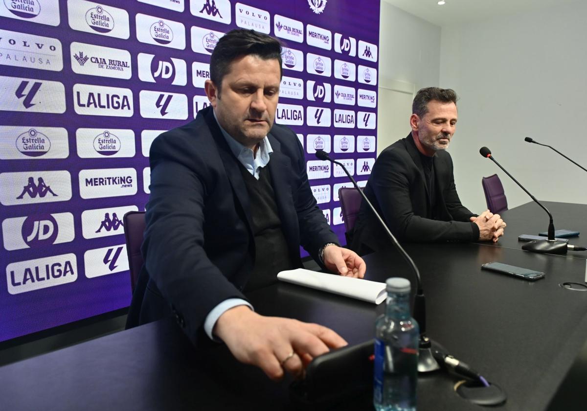 Catoira, junto a Diego Cocca durante la presentación del técnico argentino.