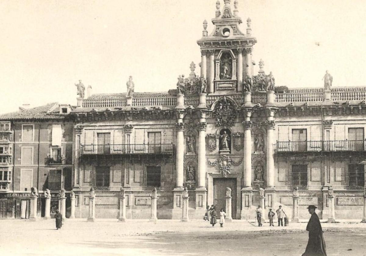 Fachada de la Universidad en el año 1900.