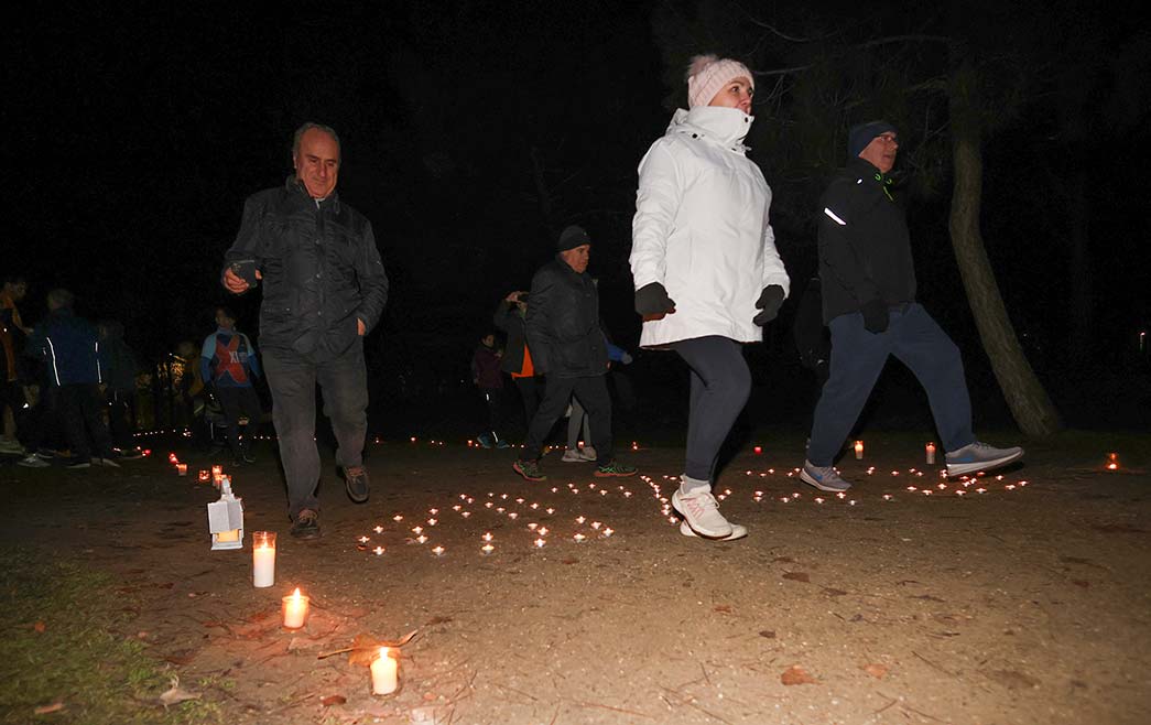Correr entre velas en Palencia, un entrenamiento simpático