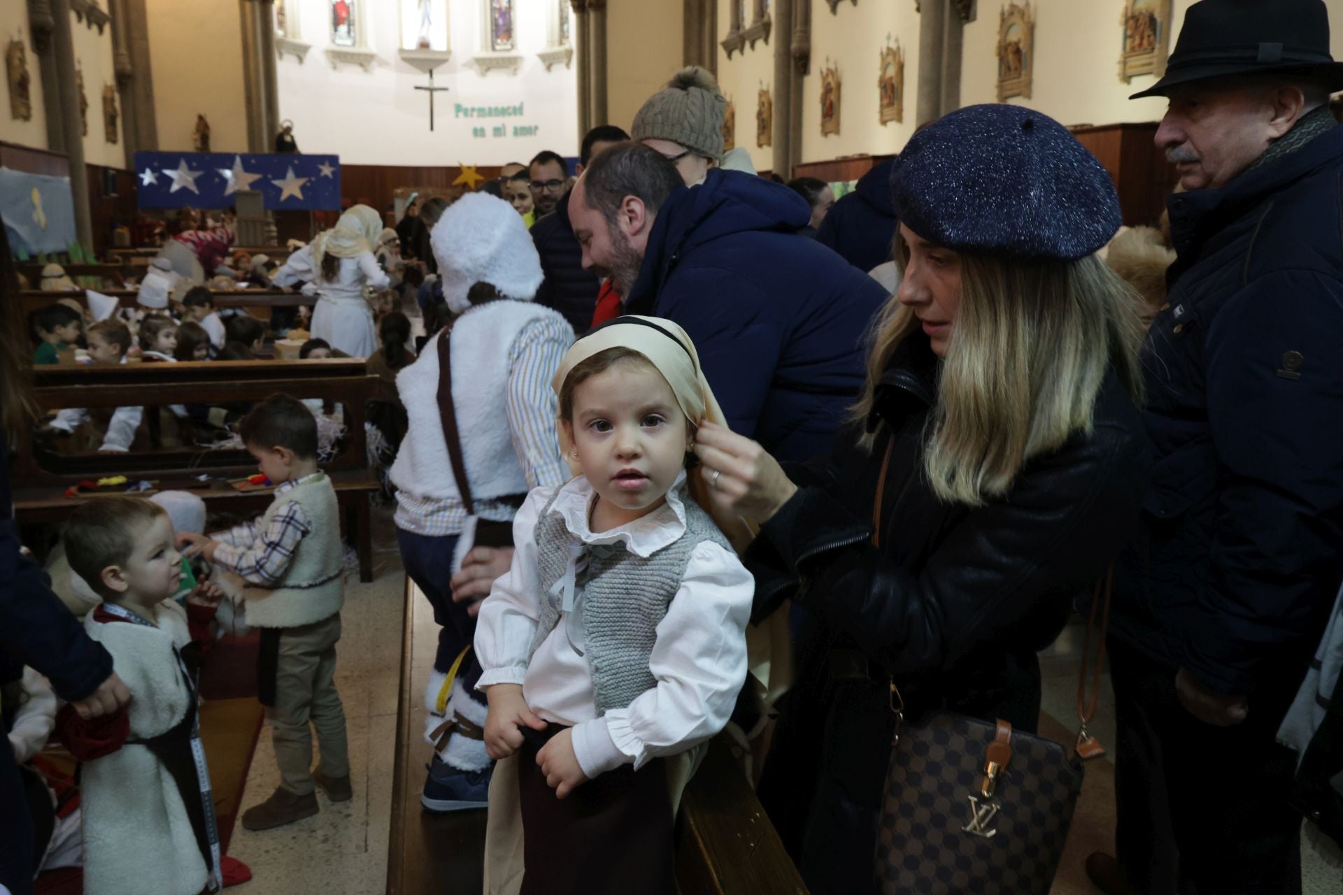 Belén viviente en el colegio de Lourdes de Valladolid