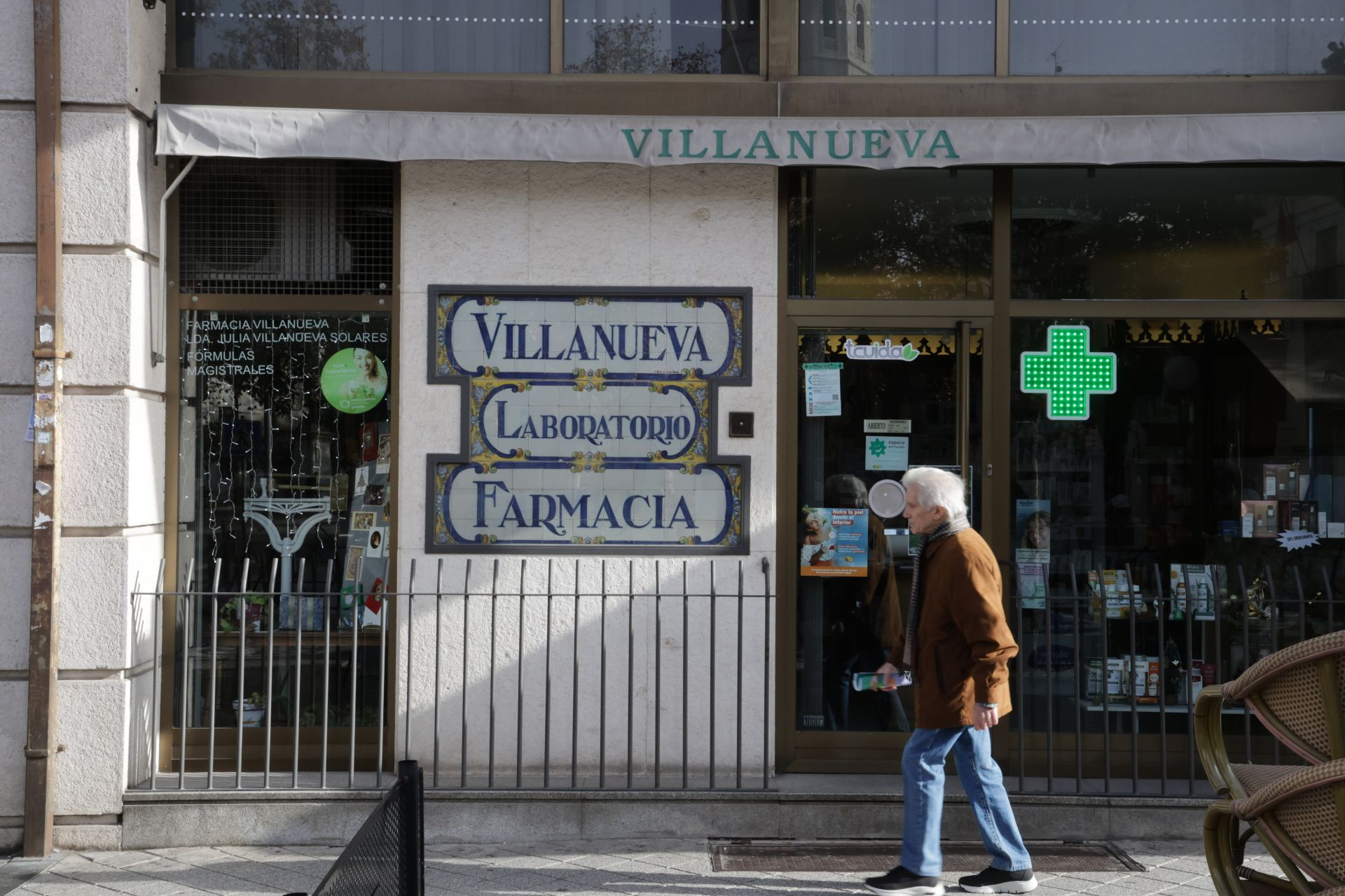 Un recorrido en imágenes por la Plaza de la Universidad