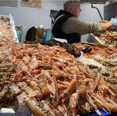 Gambas y langostinos abaratan un menú navideño con el lechazo disparado de precio