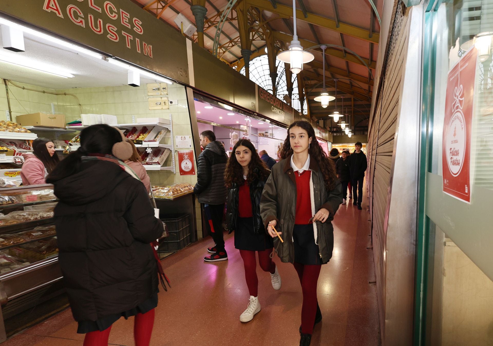 Los alumnos de La Salle descubren la Plaza de Abastos