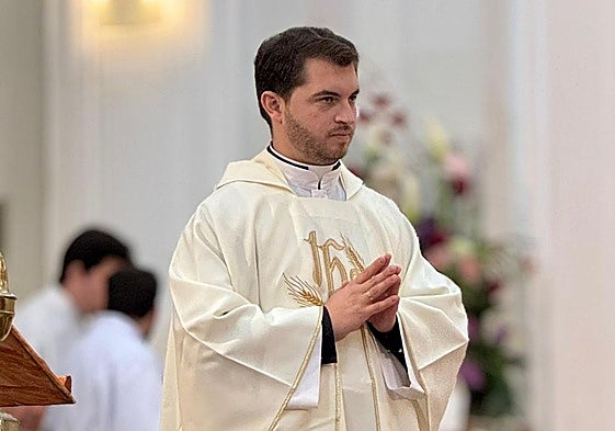 Ignacio Vírseda Chaves, durante su ordenación como sacerdote.