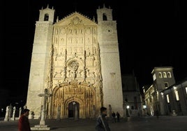 La iglesia de San Pablo, iluminada dentro de la ruta Ríos de Luz.