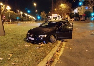 Choca contra una rotonda en Valladolid y abandona el coche en el lugar del siniestro