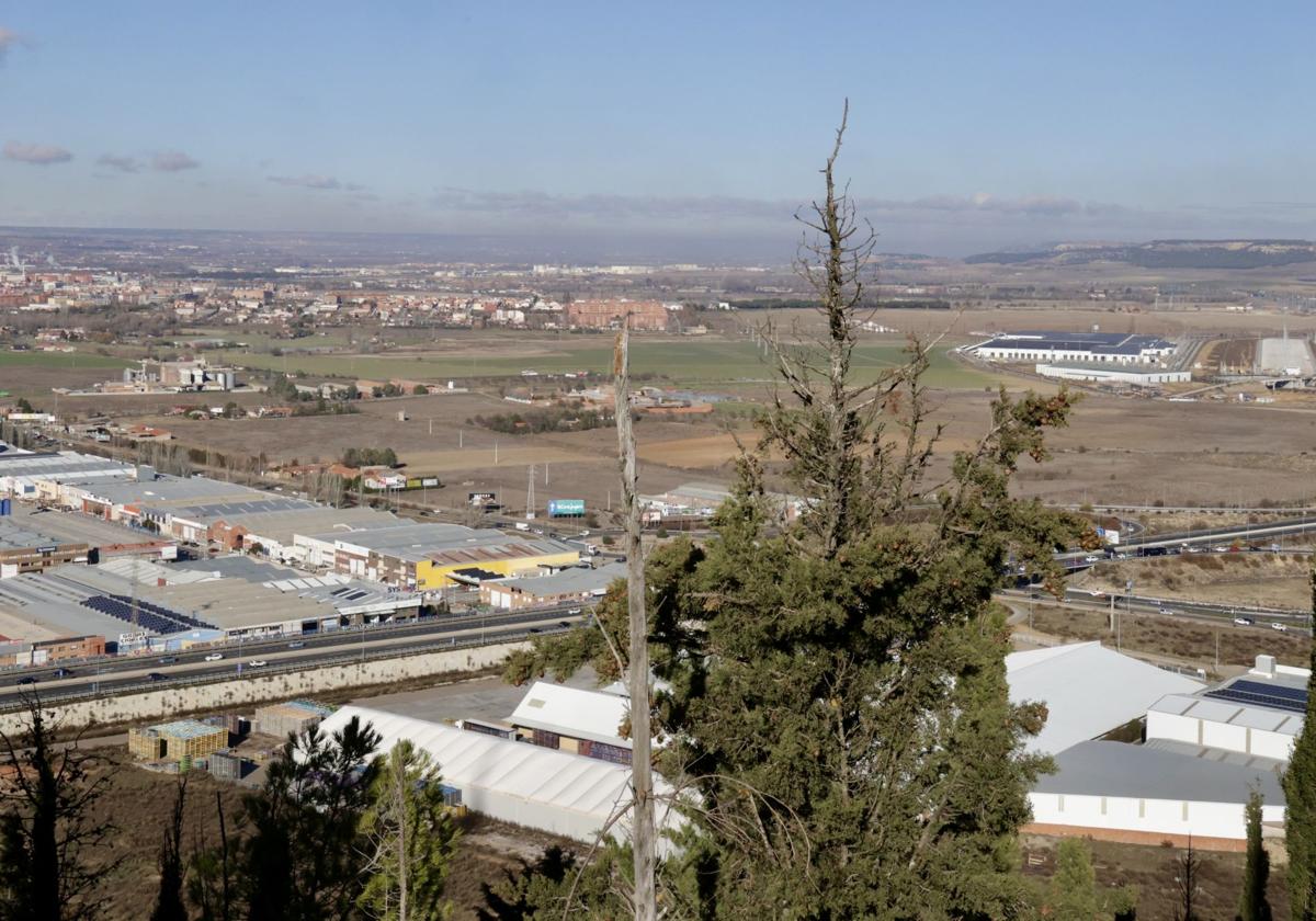 Los terrenos que adquiere el Ayuntamiento se sitúan entre el polígono de San Cristóbal y el complejo ferroviario.