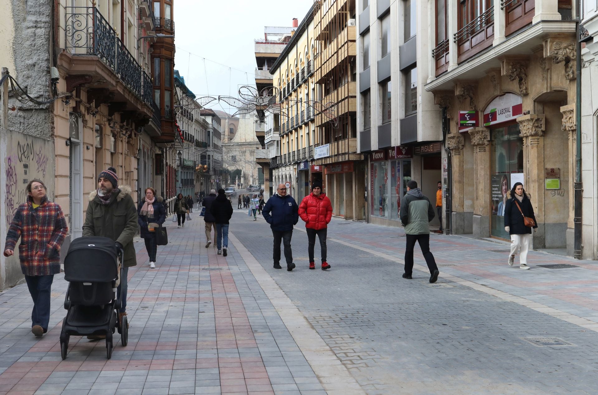 La calle Don Sancho de Palencia se entrega al peatón