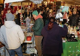 Mercado solidario en la plaza de San Lorenzo