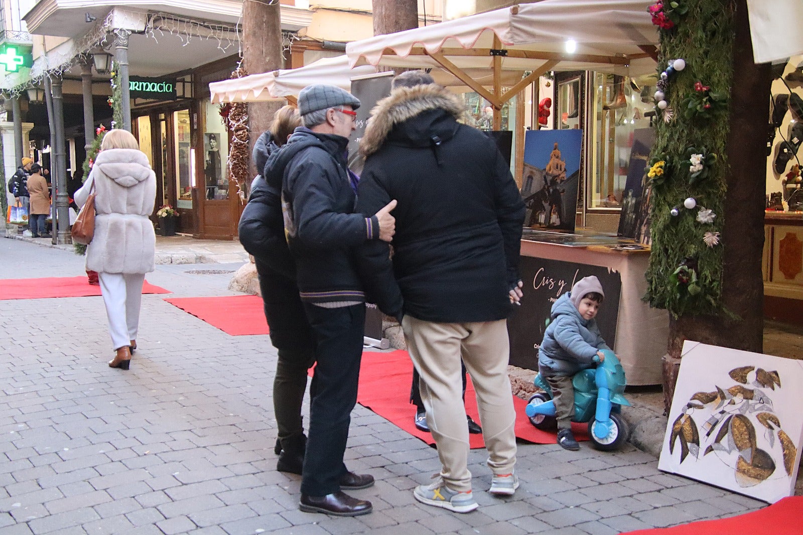 El comercio de Rioseco llena la calle Mayor de puestos