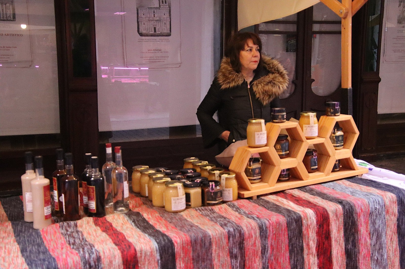 El comercio de Rioseco llena la calle Mayor de puestos