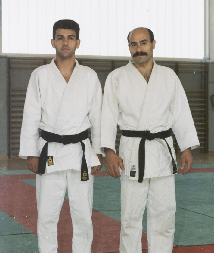 Imagen secundaria 2 - Catedráticos con doctorado sobre el tatami