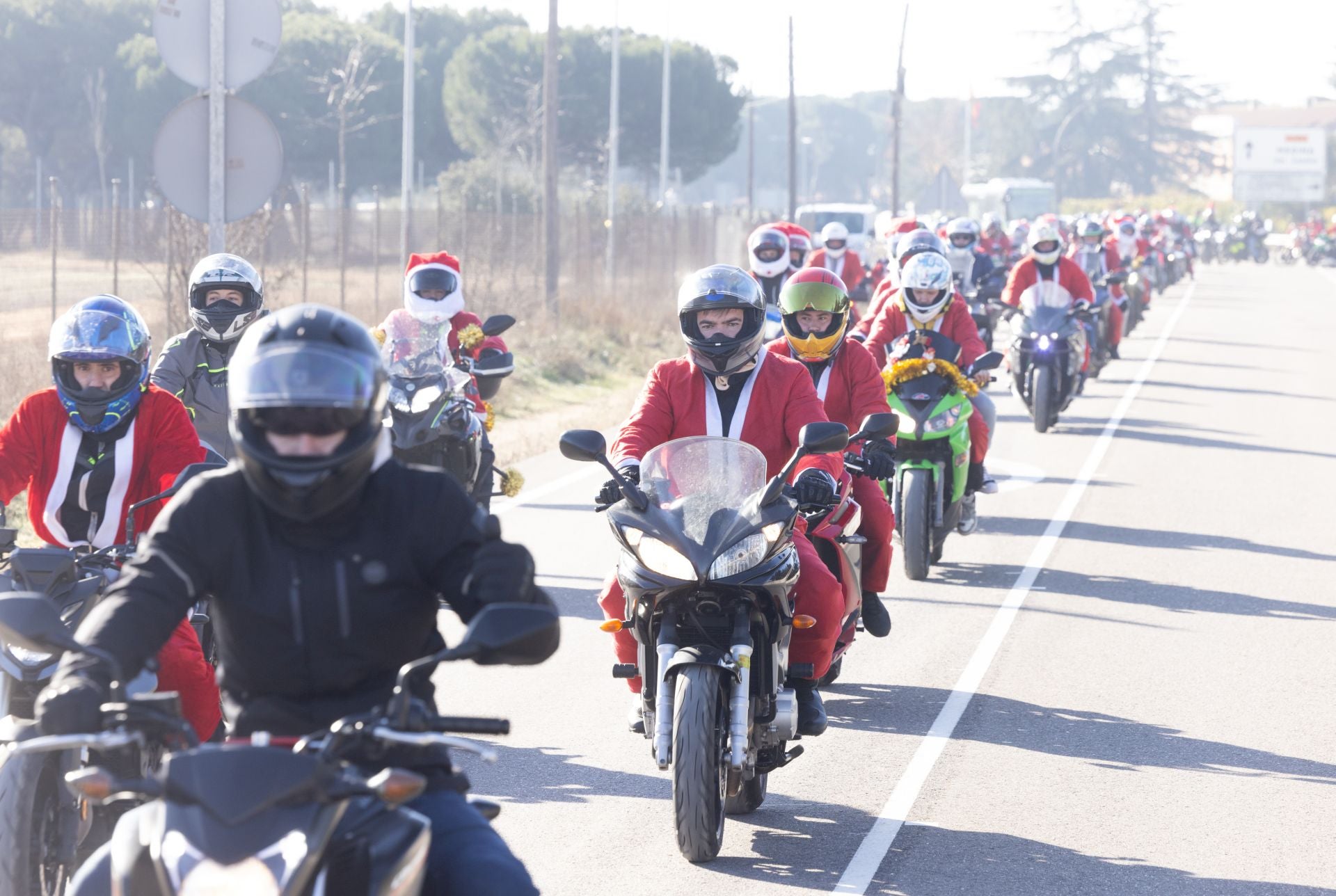La &#039;papanoelada&#039; motera de Valladolid, en imágenes