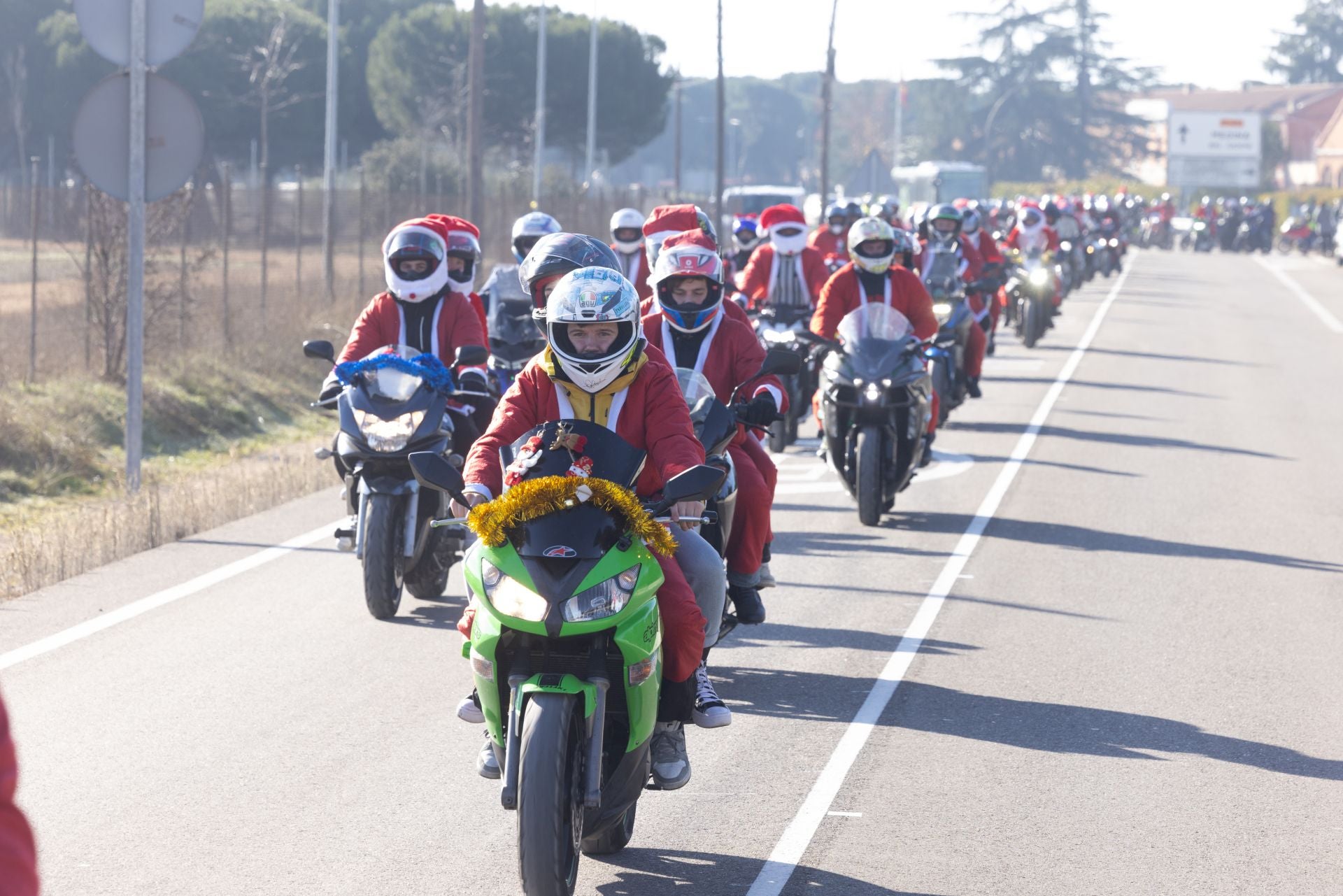 La &#039;papanoelada&#039; motera de Valladolid, en imágenes