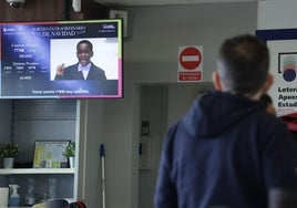 Seguimiento del sorteo en la gasolinera de Villavieja del Cerro.