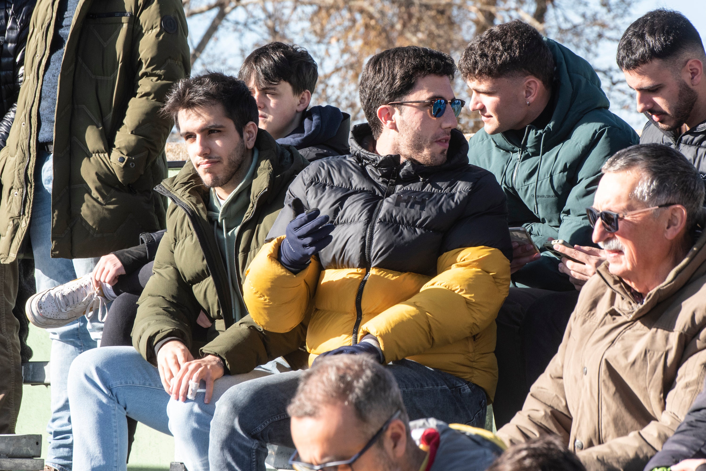 Búscate en las gradas de La Albuera durante el Segoviana vs Lugo