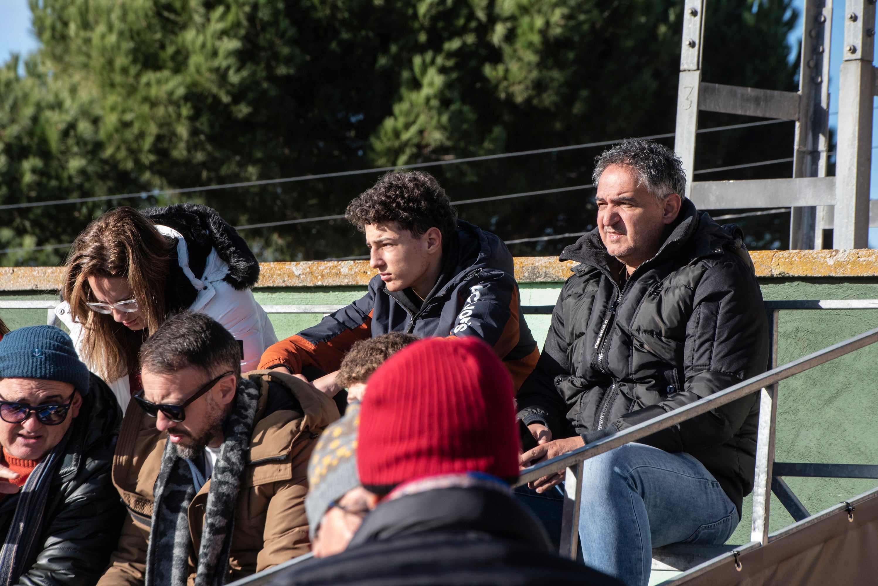 Búscate en las gradas de La Albuera durante el Segoviana vs Lugo