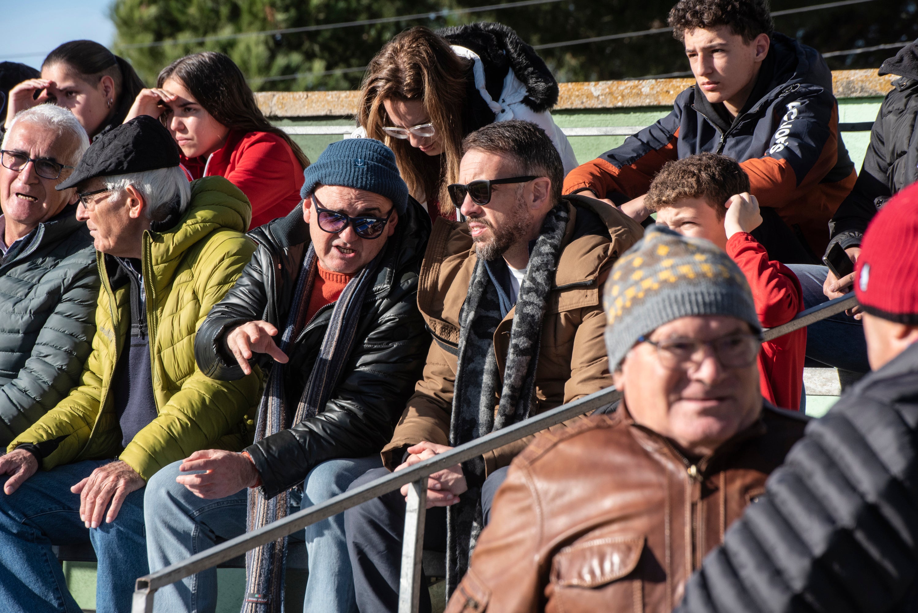 Búscate en las gradas de La Albuera durante el Segoviana vs Lugo