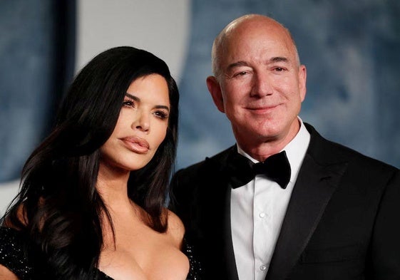 Jeff Bezos con Lauren Sánchez.