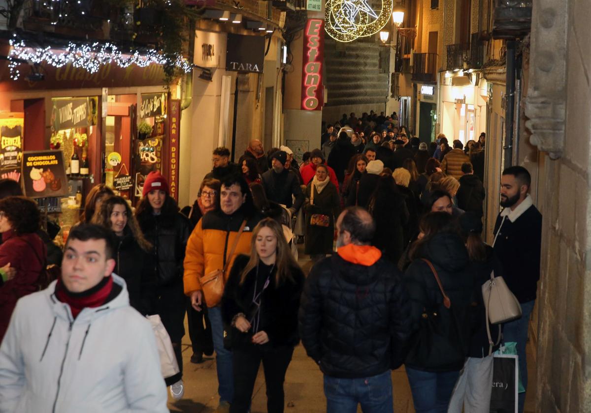 Fotos: el ambiente navideño impregna las calles de Segovia