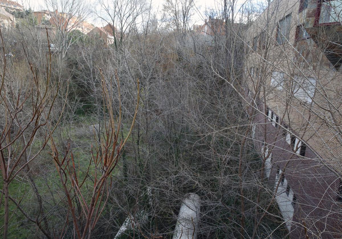 Terrenos donde se preveía la construcción de una pista polideportiva en San Lorenzo.