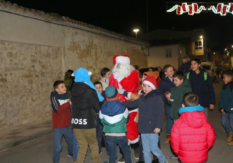 Papá Noel reparte ilusiones en Baltanás