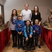 La familia de Valladolid que abre su casa de la calle Santiago para enseñar su Belén