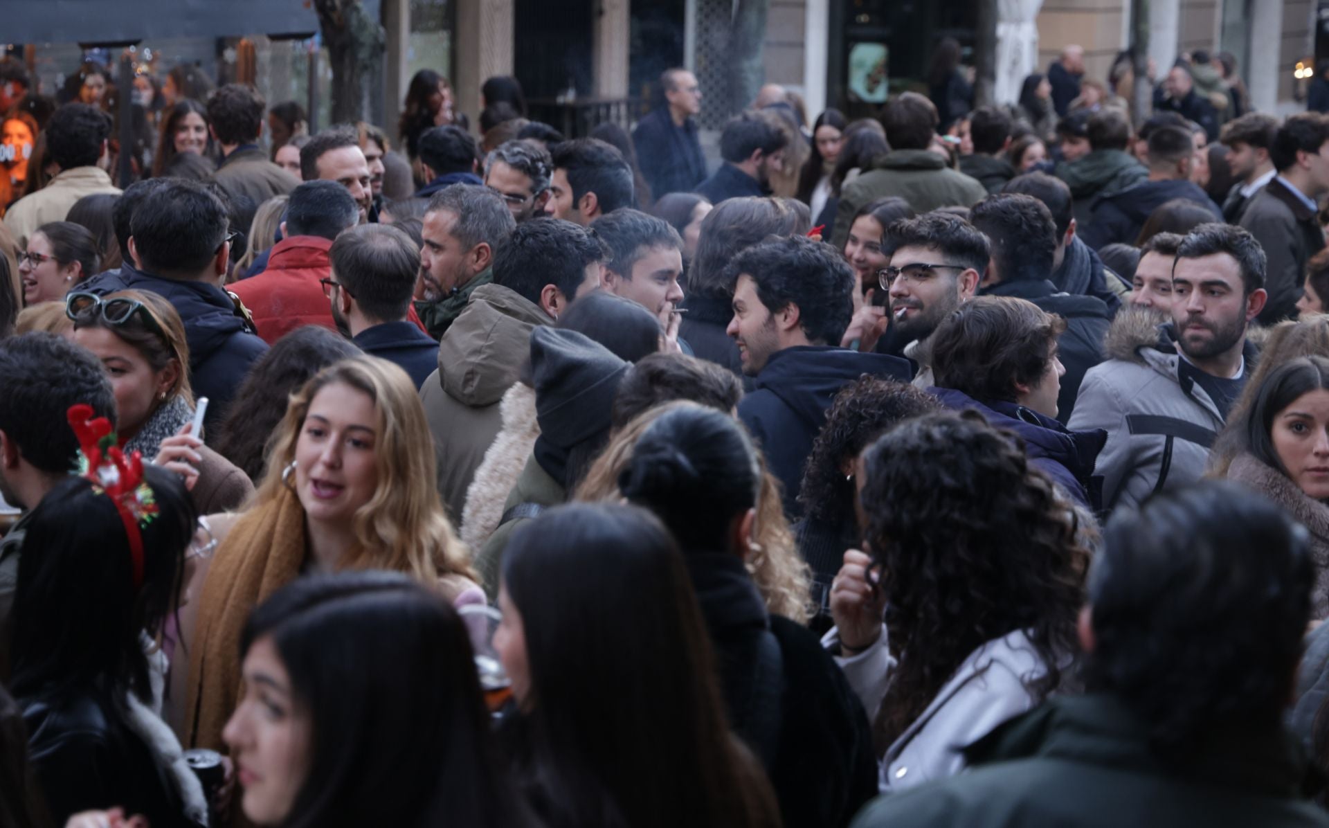 Las calles de Valladolid, repletas de ambiente festivo horas antes de la Nochebuena