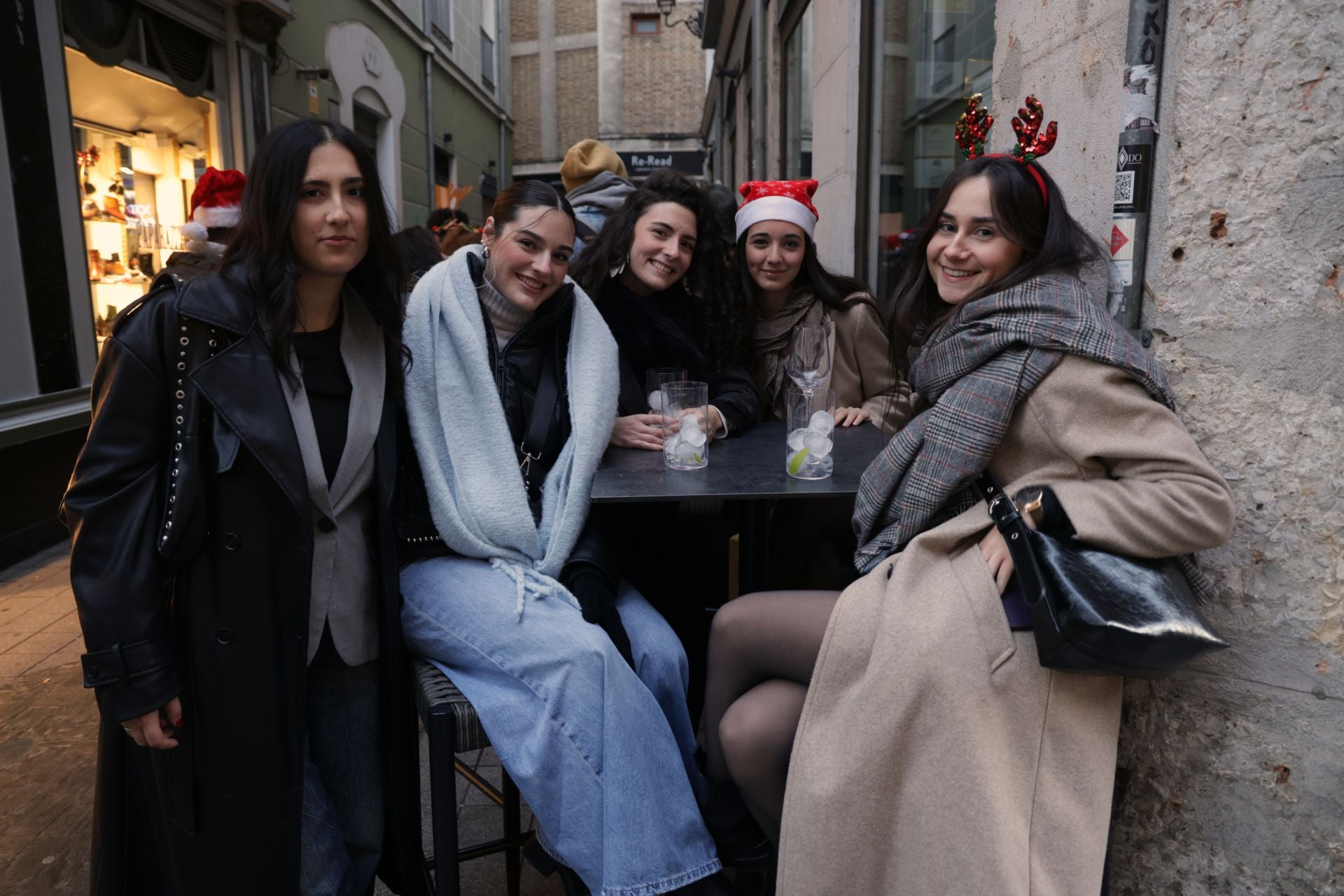 Las calles de Valladolid, repletas de ambiente festivo horas antes de la Nochebuena