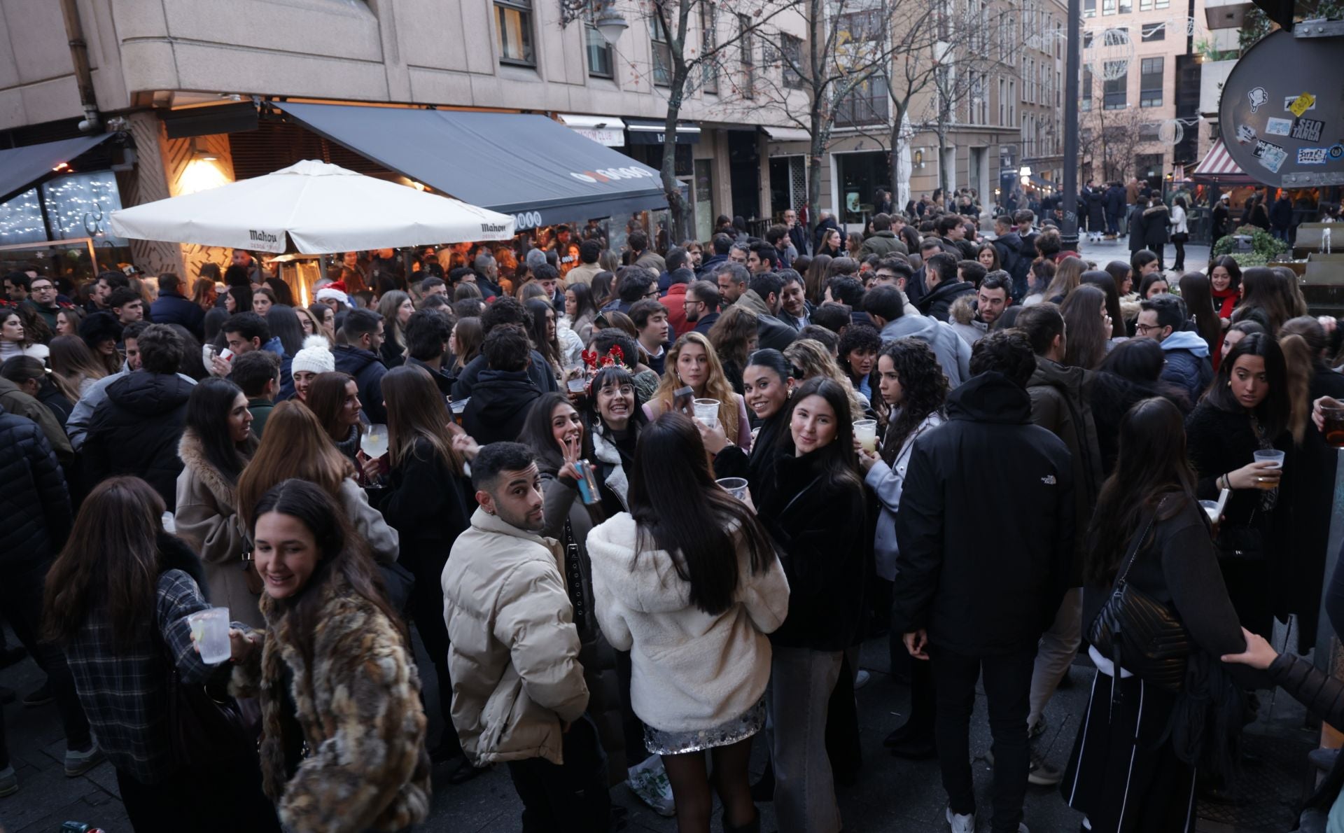 Las calles de Valladolid, repletas de ambiente festivo horas antes de la Nochebuena