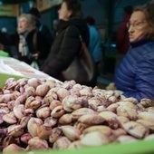 Nochebuena de solventar «faltas» y recoger encargos en los mercados de Valladolid