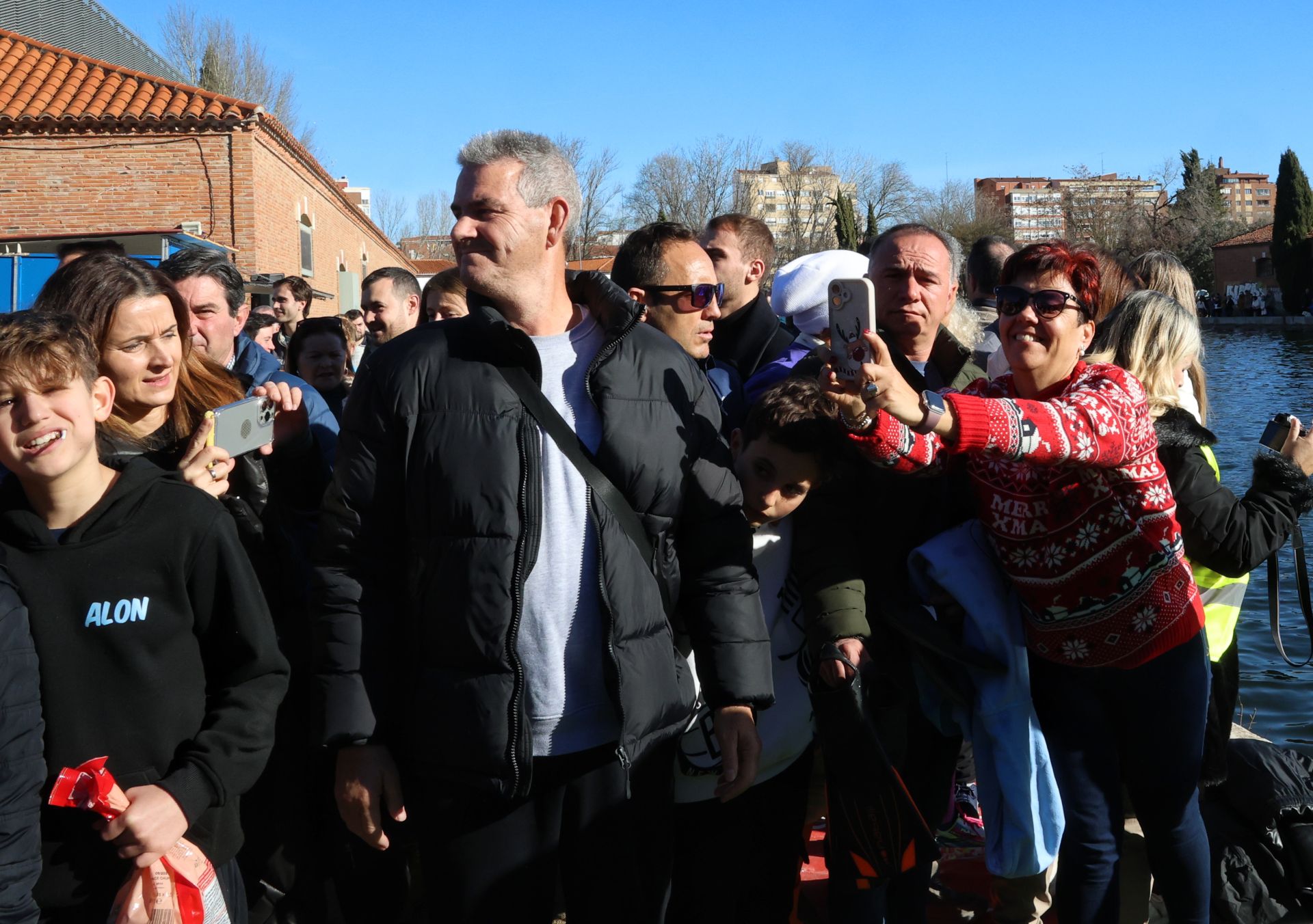 Chapuzón navideño y solidario en Palencia