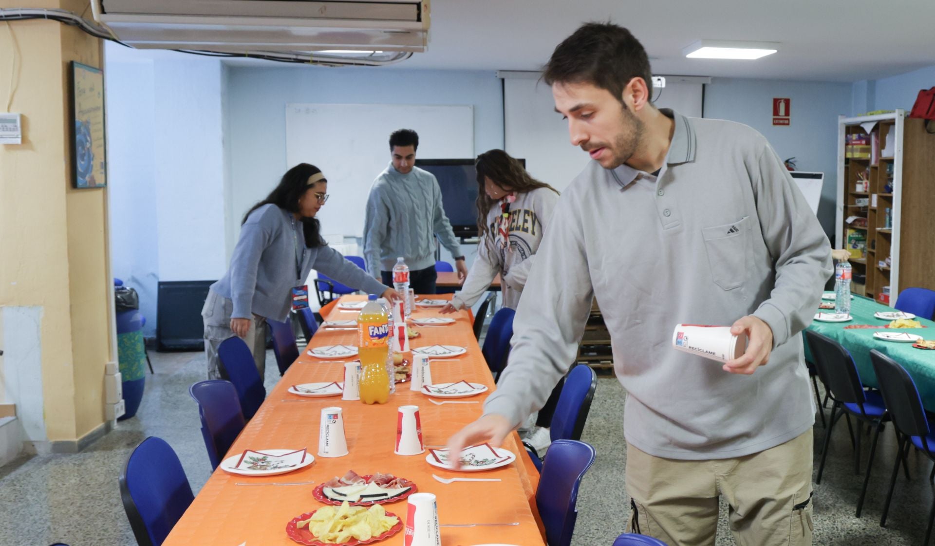 Las fotos de la comida solidaria &#039;No comas solo por Navidad&#039;