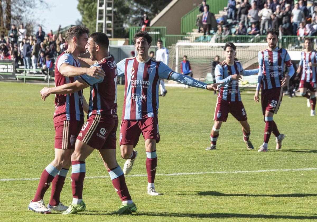 Celebración del último gol conseguido por la Gimnástica Segoviana en 2024.