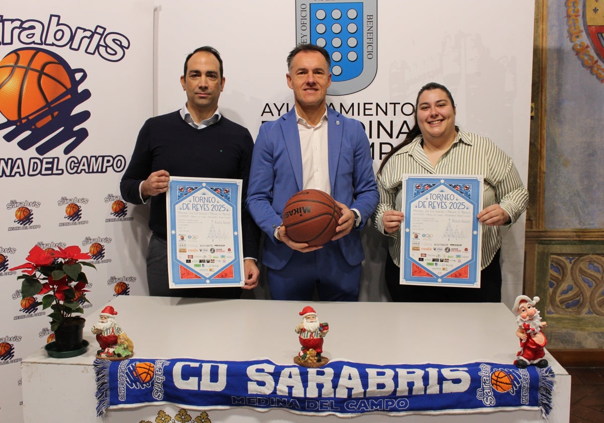 Rodrigo Martín, Ricardo Coca y Laura Melgar en la presentación