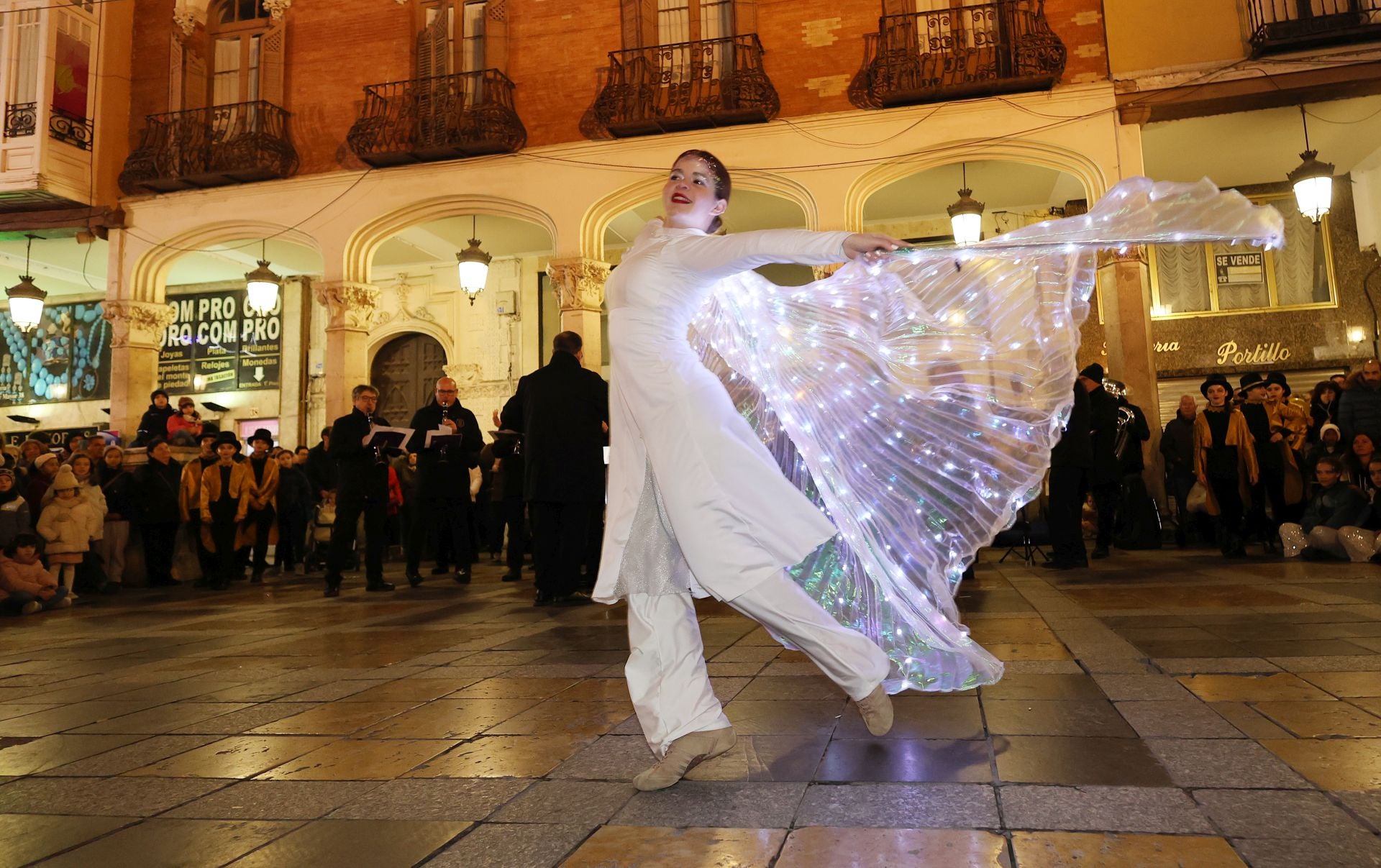 La danza toma las calles en la navidad palentina