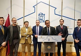 Portavoces y representantes de los grupos políticos en la Diputación de Valladolid, este viernes tras el Pleno.