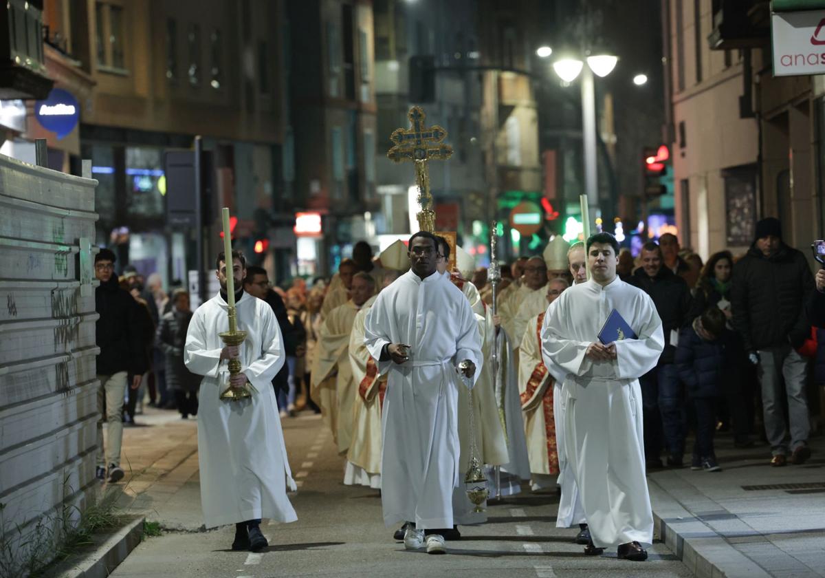 Las imágenes de la procesión del año Santo entre San Andrés y el Santuario