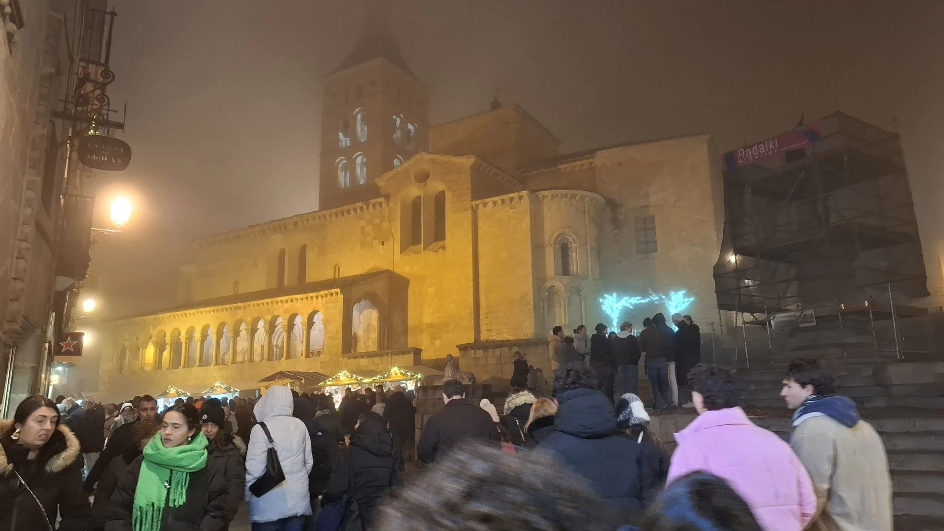 Fotos: la niebla envuelve Segovia