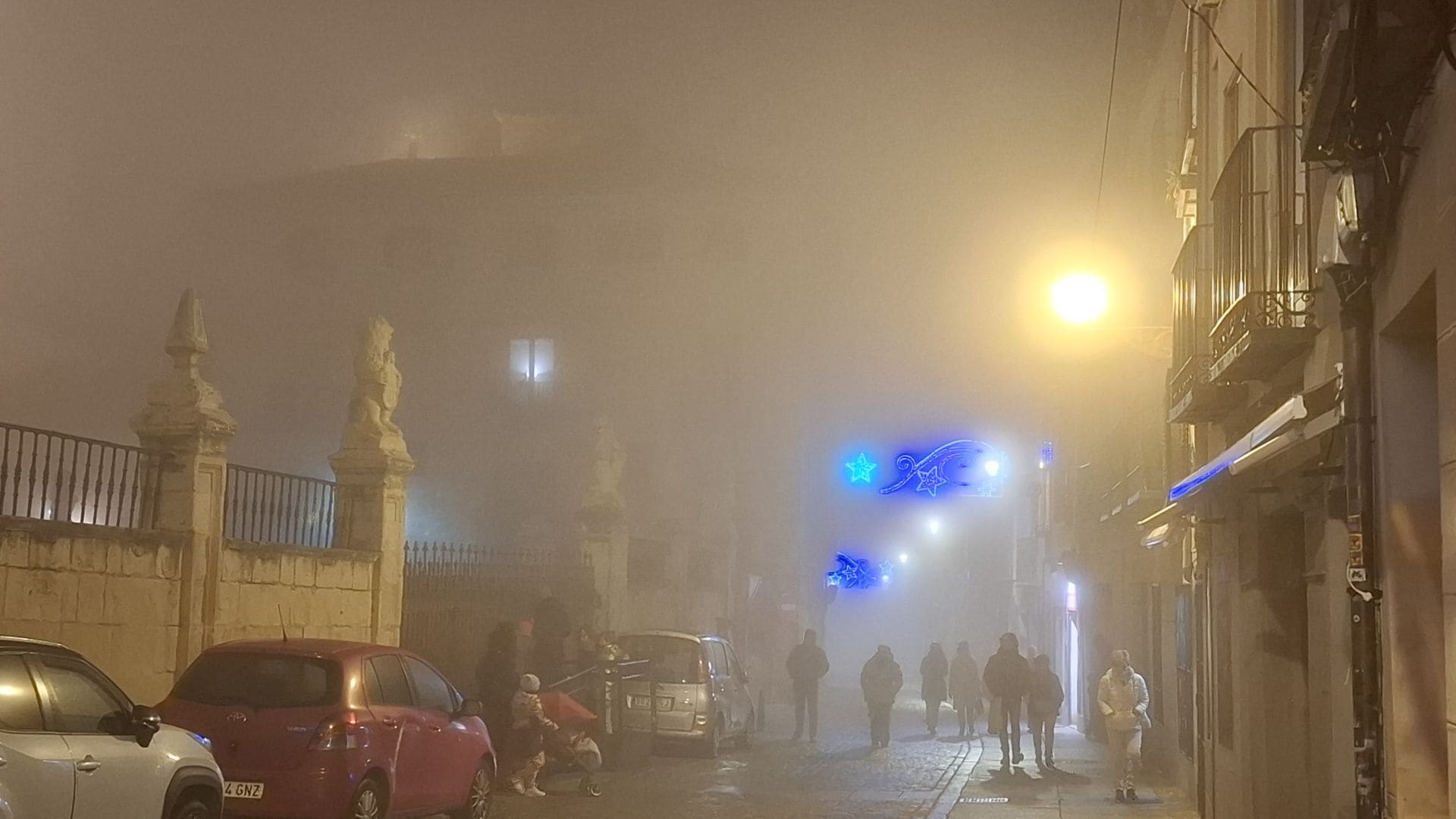 Fotos: la niebla envuelve Segovia