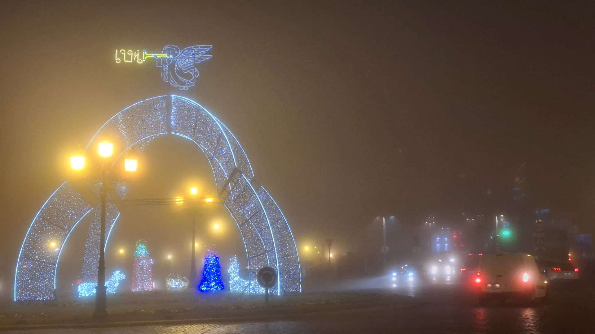 Fotos: la niebla envuelve Segovia